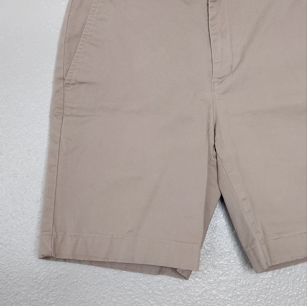 Vineyard Vines Boy's Preppy Casual Neutral Tan Outdoors Flat Front Short Size 16